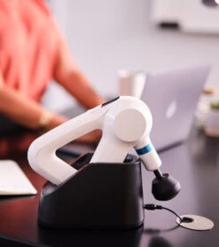 Theragun Elite™ 18 Theragun Elite™ -Swim Equip 7169182204072 whiteblue 9a