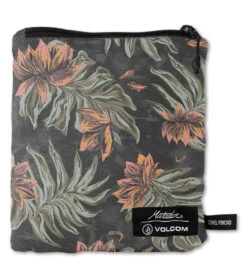 Volcom Men's Packable Changing Poncho -Swim Equip 7648540197032 rinsedblack 3a